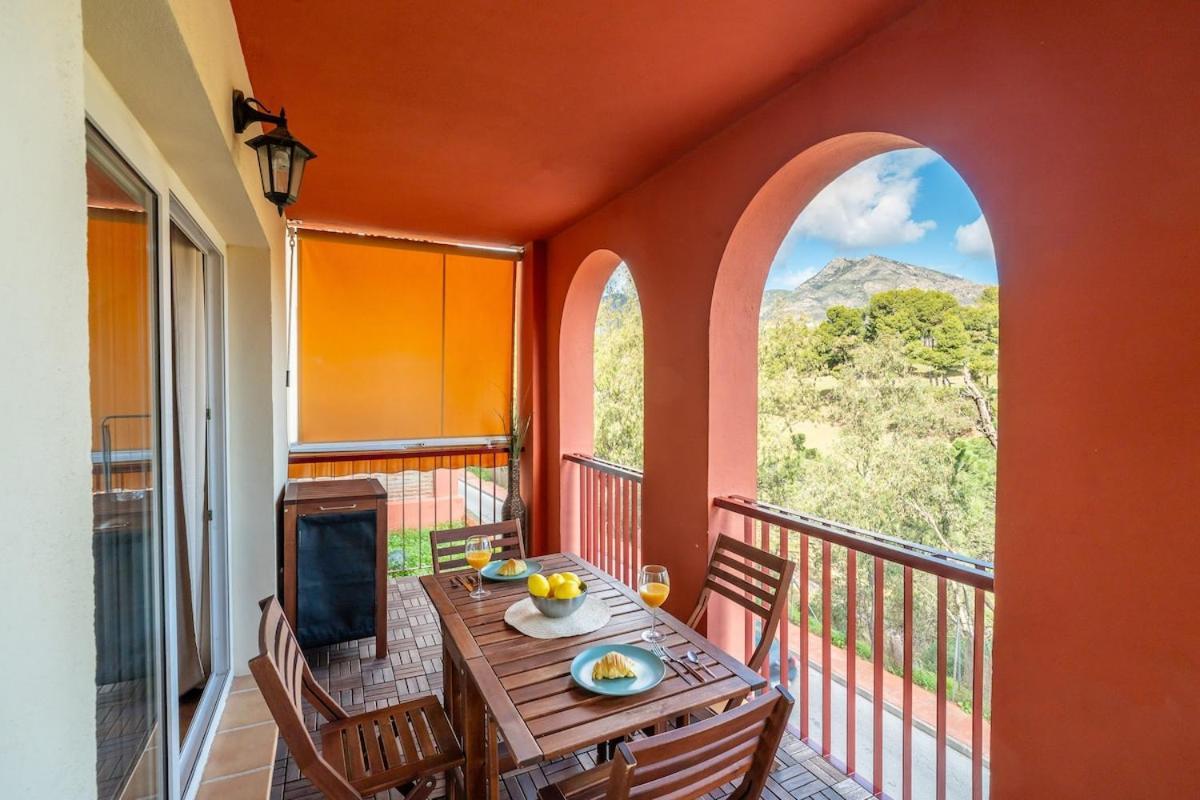 Apartment Casa Vela, Golf, ,pool, Wifi, Ac, Superb View ! Benalmadena